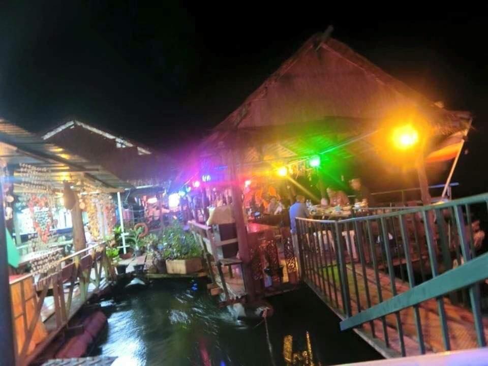 Appartamento แพแหม่มทัวร์ Ban Huai Maenam Noi Esterno foto